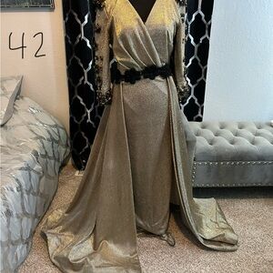 Elegant Gold Evening Gown